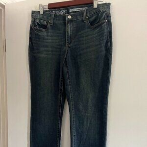 DKNY Size 6 SOHO Straight Jeans - excellent condition!
